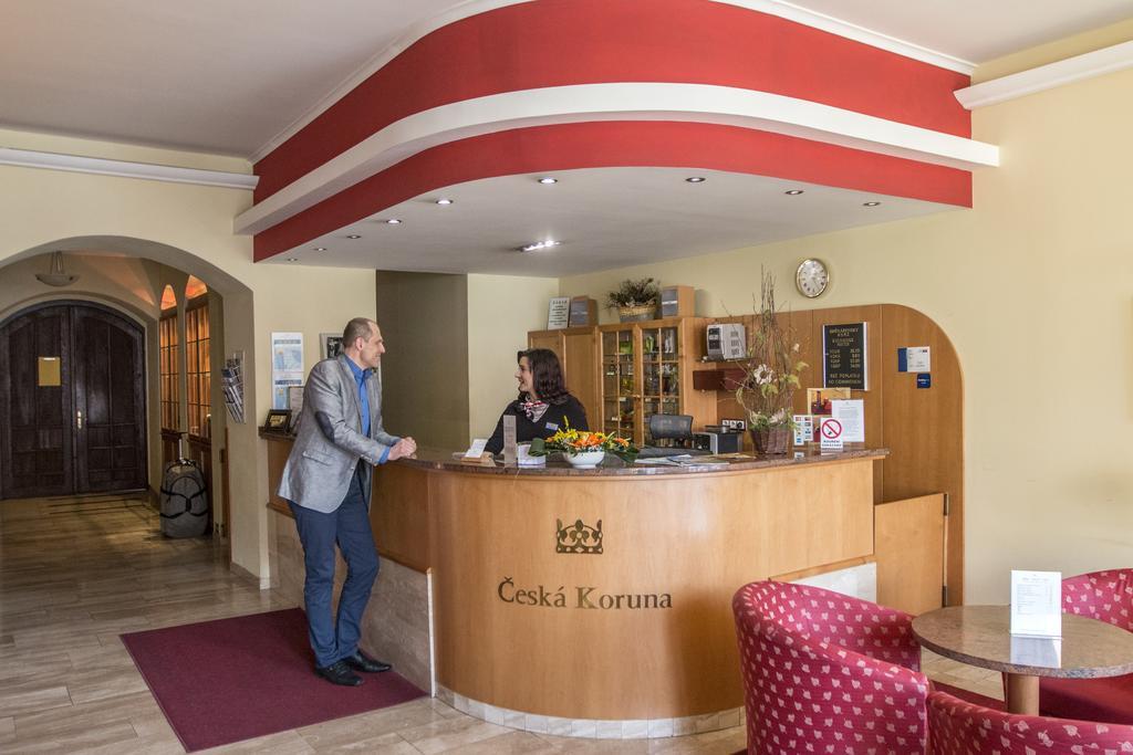 Hotel Ceska Koruna ジェチーン エクステリア 写真
